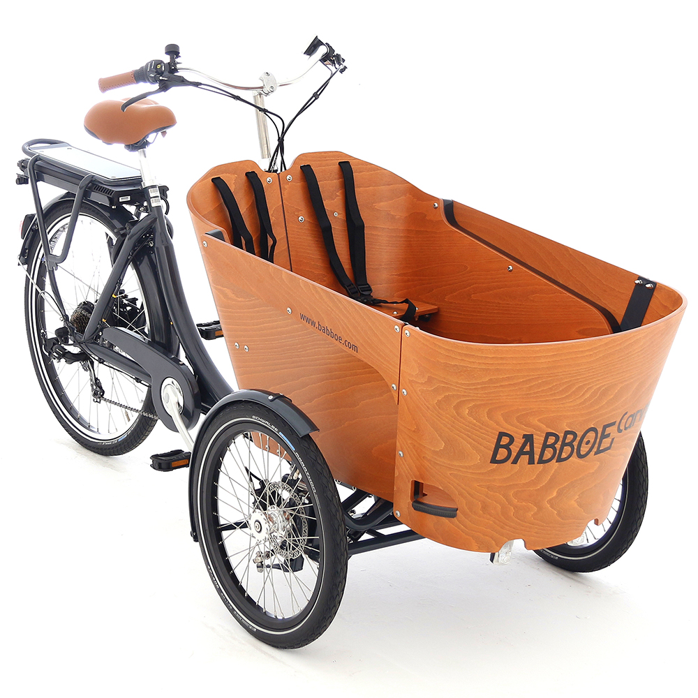 babboe curve elektrische bakfiets schuin van voren gefotografeerd