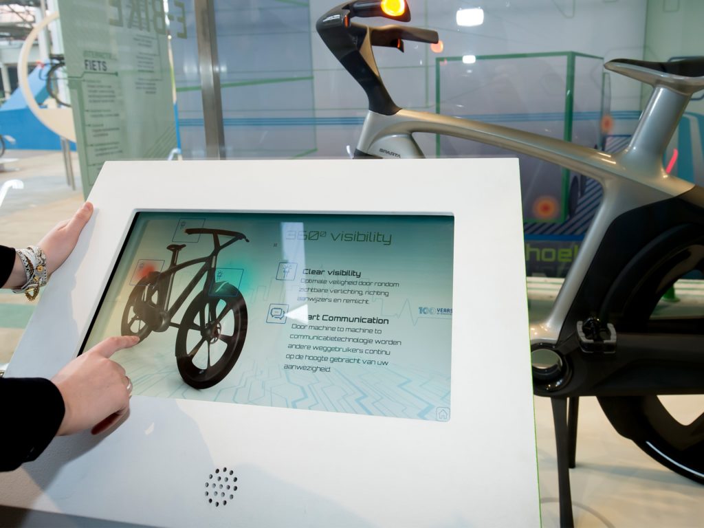 computer scherm waarop de sparta future bike te zien is